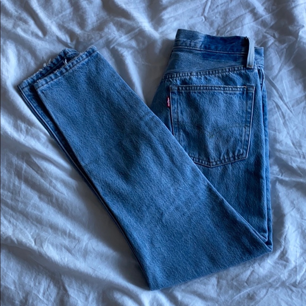 Levi’s 501 Light Medium Wash